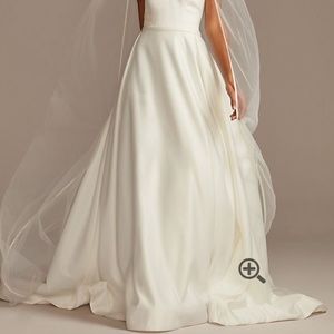 VEIL- David's Bridal - Satin-edge chapel length